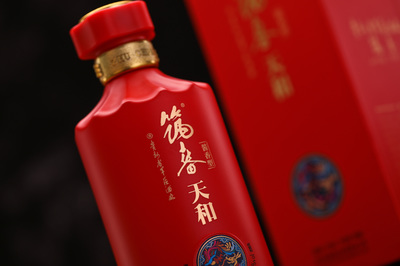 光影交织醉千年 呆猫镜头下的白酒美学生命力