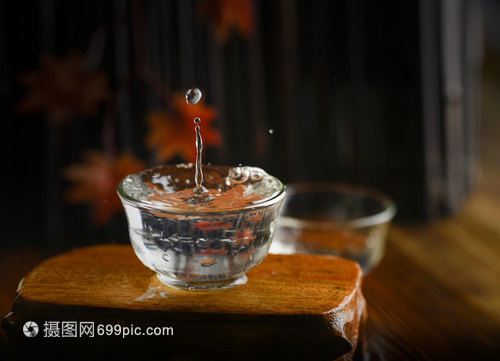 观花识酒 白酒酒花的视觉密码与品鉴艺术